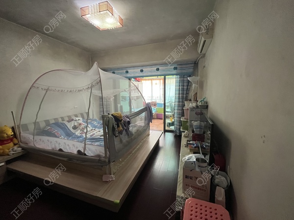 F6E65132-12A8-4DA7-887B-6C2D479B7A60