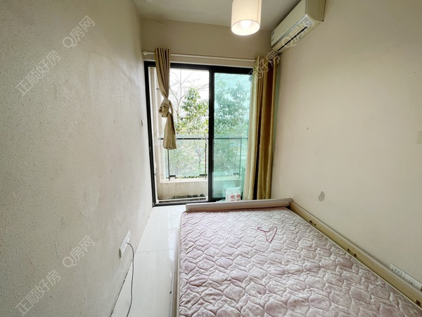 7222D7C0-6051-4028-B93D-68972691C952