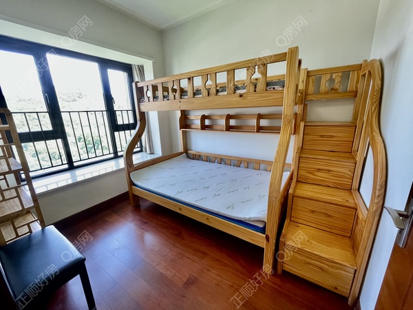 BCCA5C7C-6205-4F66-B9A5-95FF3F5267AF