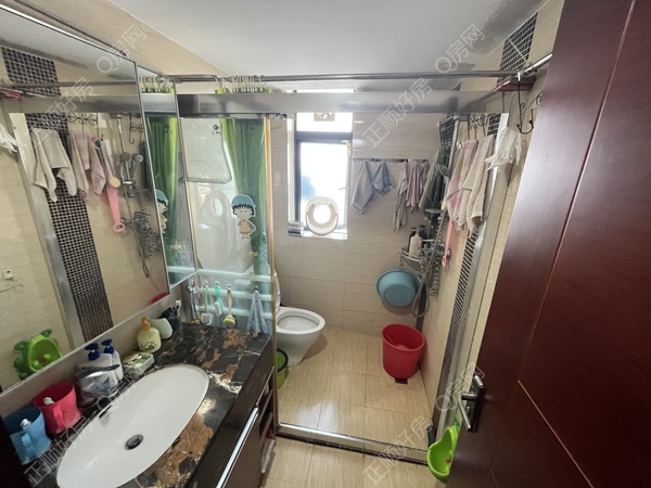 40737EA5-E397-4D04-BFA9-B1208743FFC0