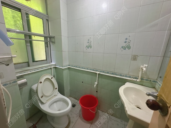 98137F5C-17D8-4EB0-8607-687842CE6398