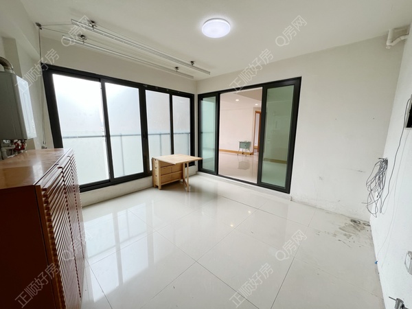 0FD401F3-B29E-4A85-8EF3-C52E025259EA