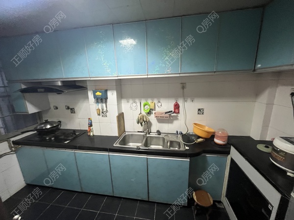 6051F7A9-DD94-4F64-8063-0802AC33C94D