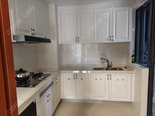 AF0F18F7-F679-498B-A82C-0019C7F58B09