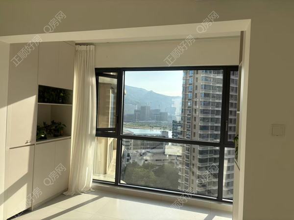 F329B79E-B5AB-47CB-B563-E0E7086B3CAD