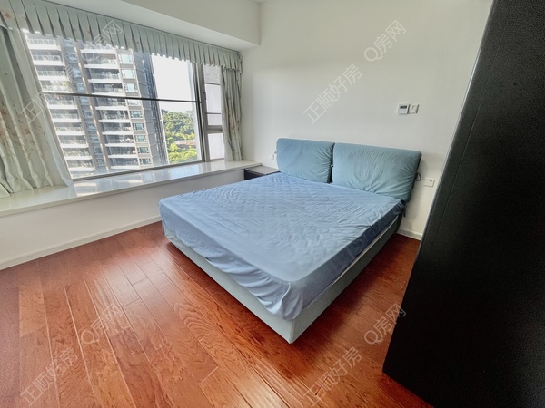 FAB7C6C8-ED10-4716-A6E3-3838CAB618A8