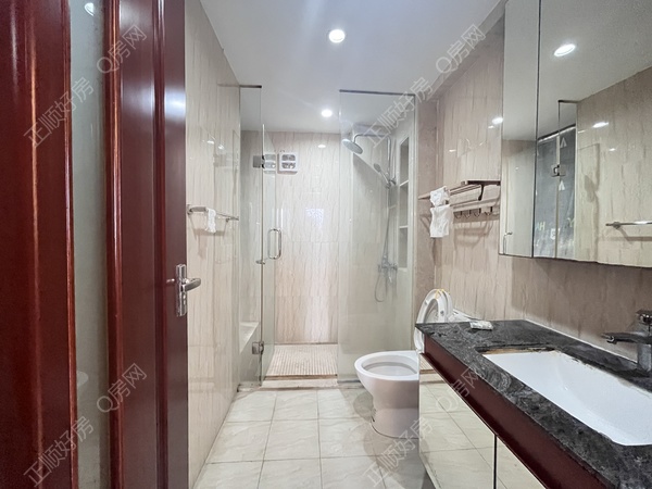 FAE2D01F-4988-454E-9504-FFA9057357C7