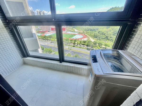 0FB2FD12-F1E0-4114-BD7A-B1819EC41AC3