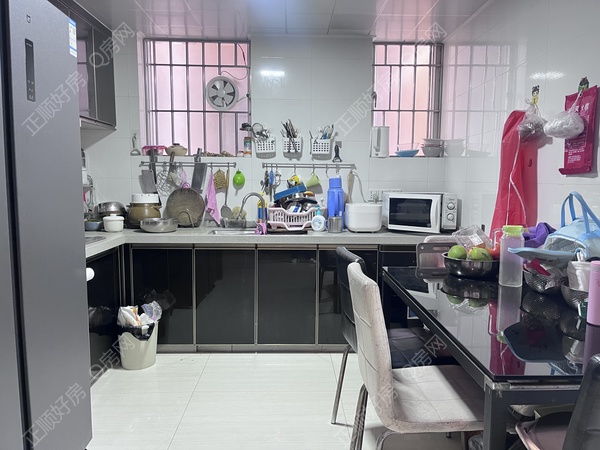 048B53F8-7DBF-456A-A72C-80DC3E3D9783