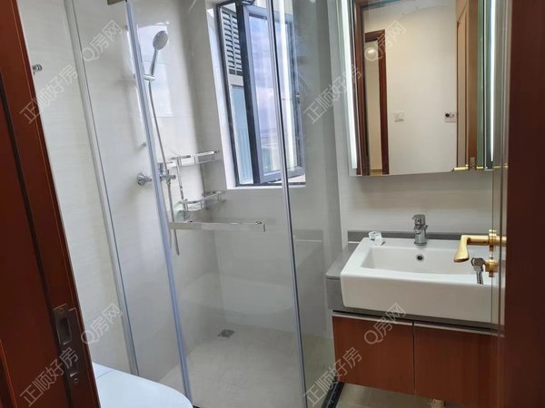 AC3E0EBC-D5CB-4EF4-861D-4713CBAB1480