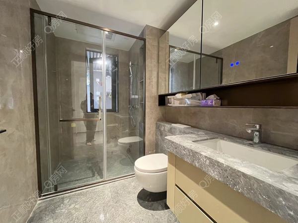 2421a1701e649e243ff525e09c648f51