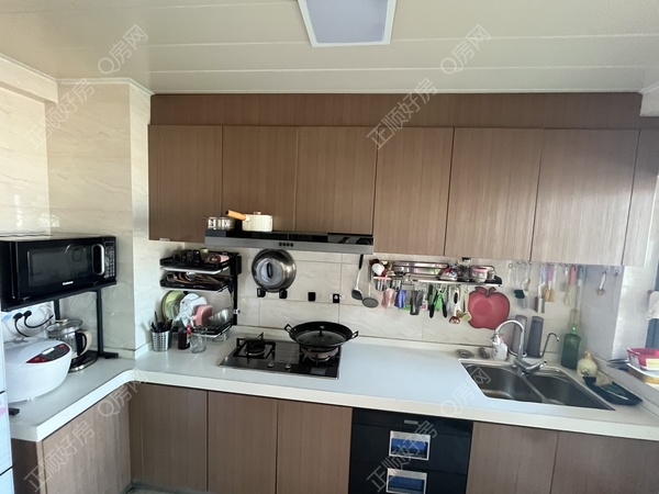 34233AB4-4006-44CB-A43D-E4AC0B75406B