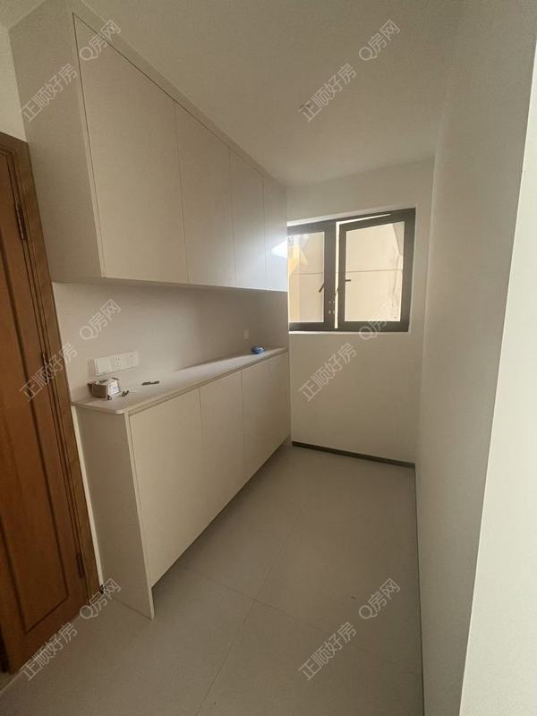 E982C9D7-ED77-4A48-AD79-8A8C7C77EEBD