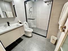 AFD423DC-C1A1-42D3-902E-5C55296405E7