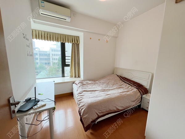 EB41A94B-6AC0-46C5-9218-9D6D8384049C