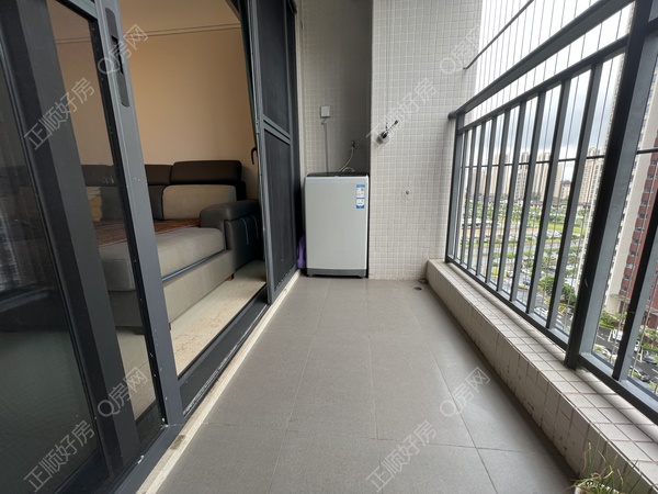 45025CC2-3651-4D6C-8D9D-2EFC93247E2B