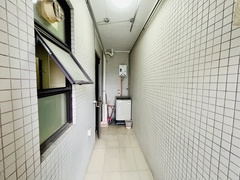 F5FA4972-38F1-4B14-A6C5-EA357146C015