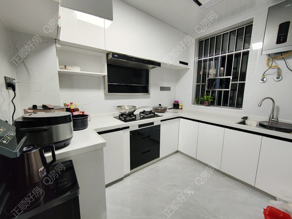 AC310926-5817-48C0-A1E7-B024F4B6C870