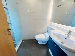 A4367F68-7415-4B1D-B2D1-7812976FBA40