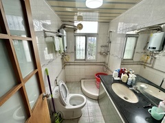 FCDB1B50-F6CC-4421-8B08-46D3D9AA4930