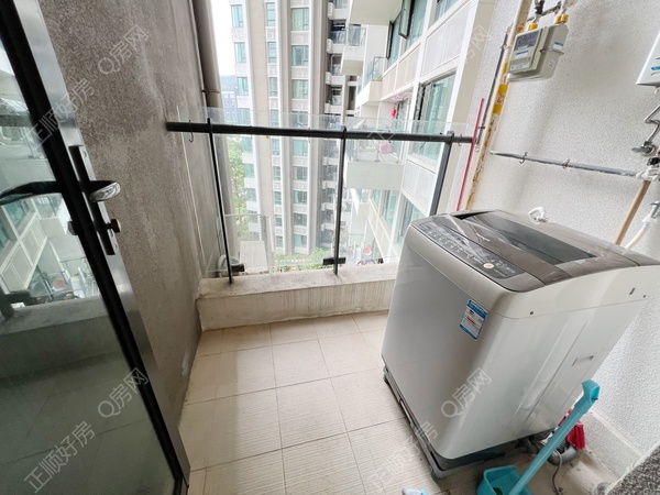 EC326CE1-E7B9-4E45-8CE8-9B3D6654FA7D