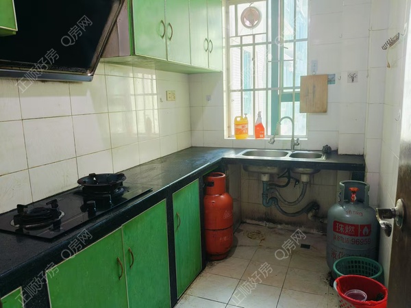 1c593724bc95294223e5b571bf14442d