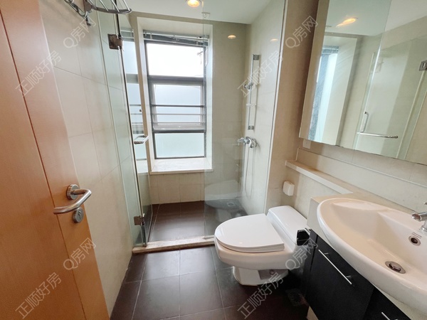 5A8D7F0D-E3DD-4763-ADC8-55F7D8A040CB