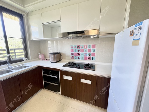 E3ECACCA-166D-462E-AC1B-367A49E91069