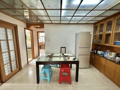 5CFF8444-177E-4CD4-8F8A-BAEC2889DD72