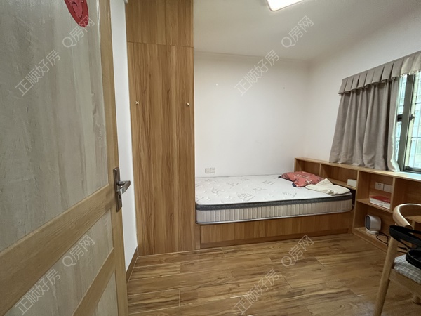 6401789D-562A-4CDD-B07C-5D28EF552B7E