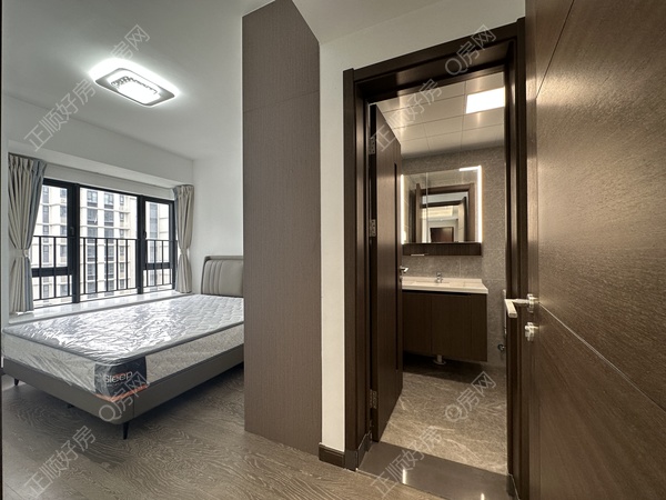 F3DC244F-0D66-41CF-9C68-1752CE1F7399