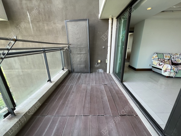 5A3F07BD-536F-47A6-BB3F-7A8C10988401