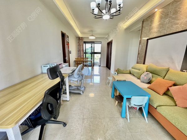 EA9F75E1-3494-405B-96F9-27191F3AC970