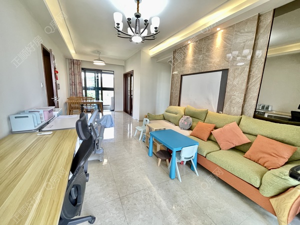 AF7D910A-2224-43B3-887E-C7DCF3BB9C1C