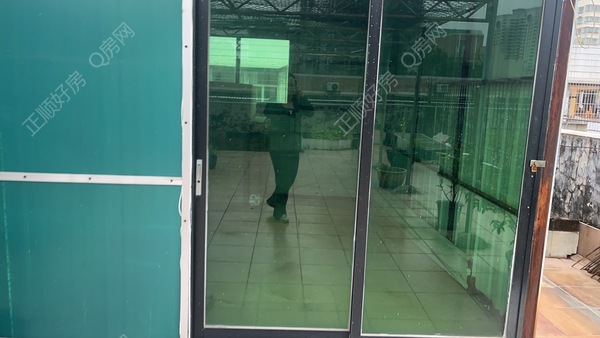 0813EEC4-EF20-4E6E-8D23-D307E911900D