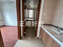 1F032B05-001F-48A2-BDAB-81B404CB3E1D