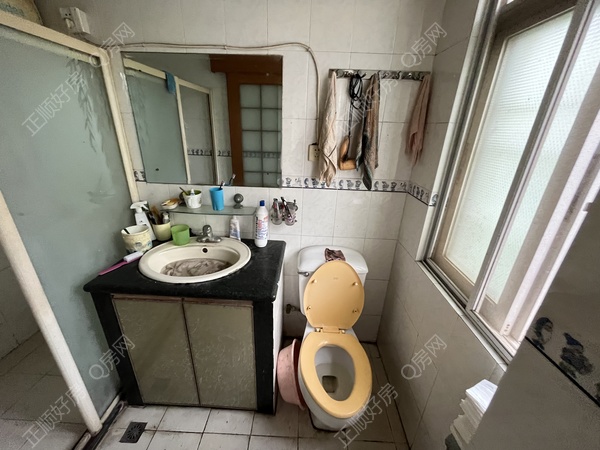 D1B5B592-E625-4599-B1FA-40635DE279CB