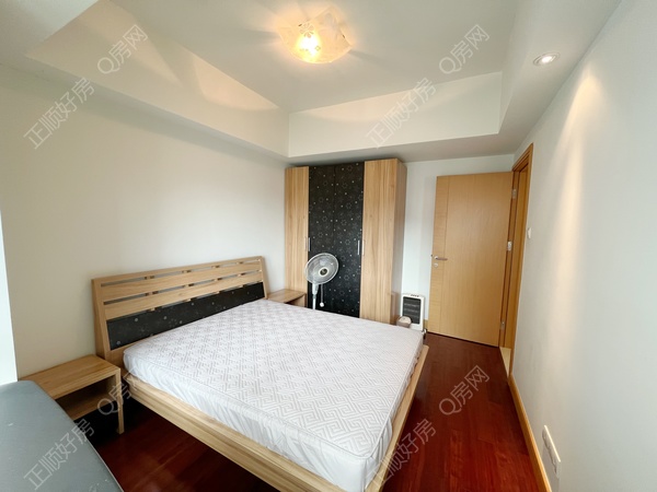 5A6D94FD-F209-47C1-89C0-5E28CC57F1A6