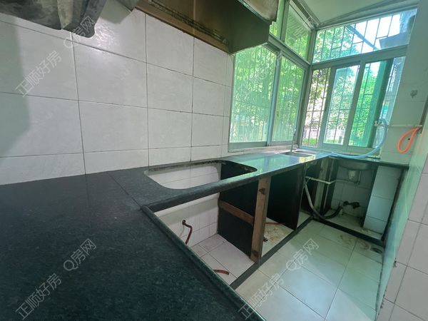 8E9C42F1-26CF-49EA-9714-6AB39E7475DE