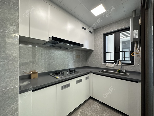 F00BFF44-55EF-4246-8E0C-515B2FDCC88E