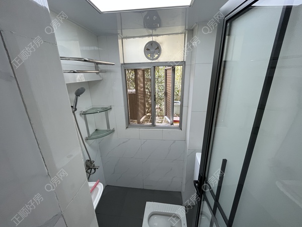 5470B732-FD96-4A17-B33B-905574A93DD7