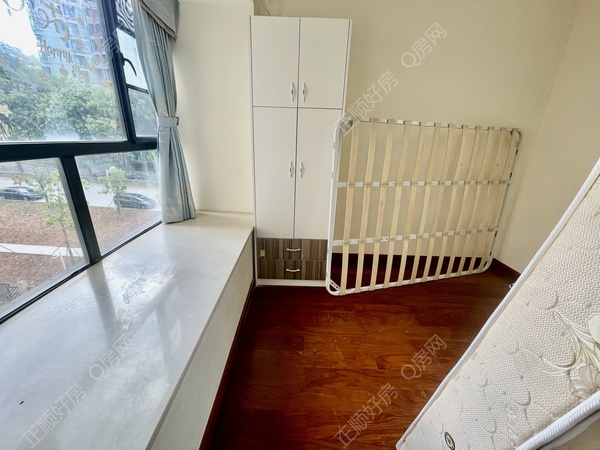 FCCDE419-FCC0-439C-9B6C-6ABD40C9D2A5