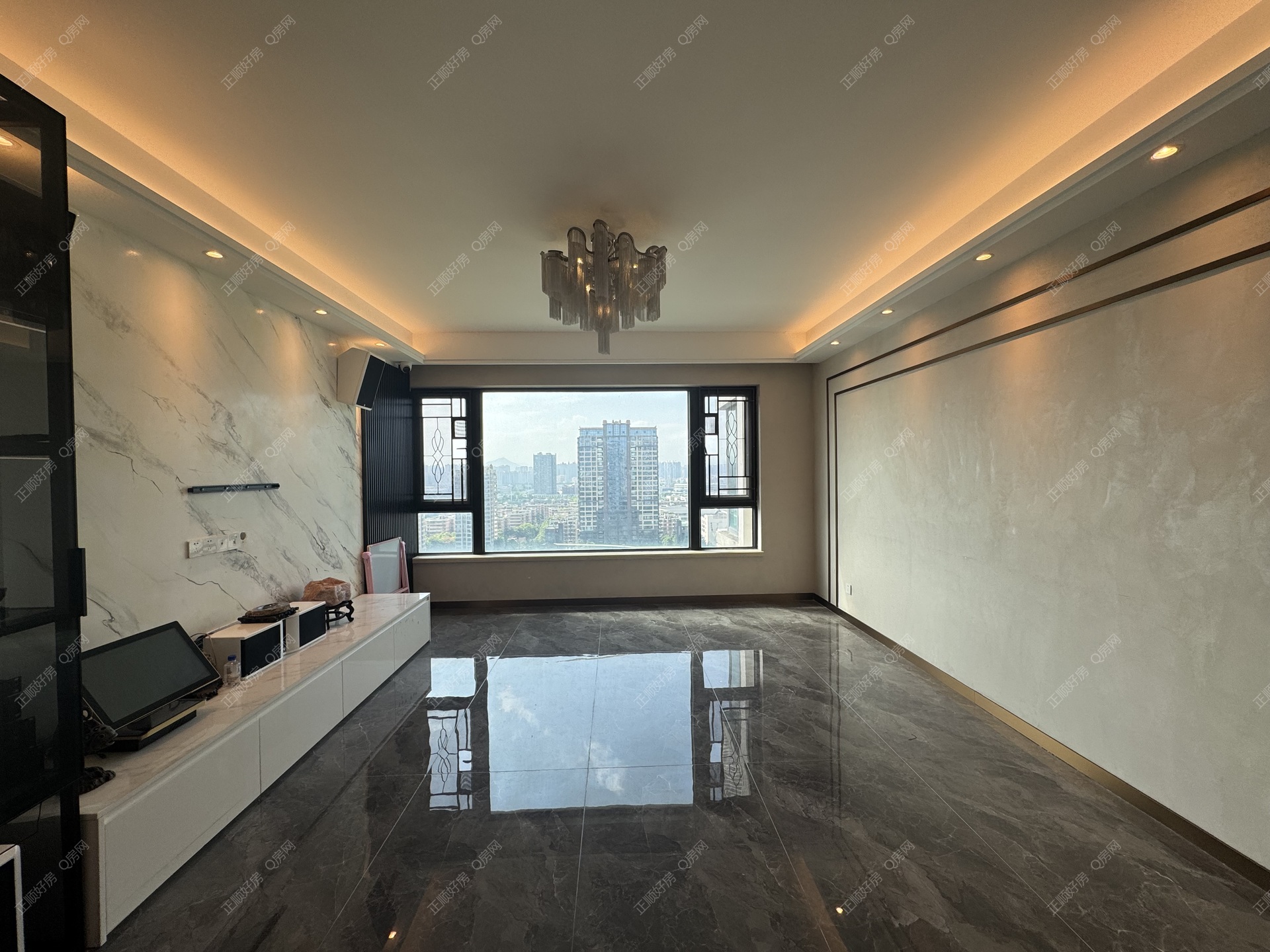 华发新城五期 5房2厅3卫 精装 178.00平