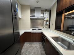 AE0E06F8-7045-4B49-A155-2881C26A12E0