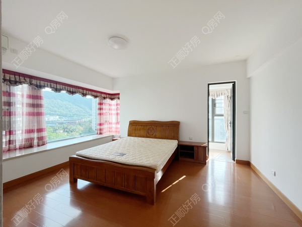 B20FAD1F-3EB3-4AA5-819C-B8353CAD583D