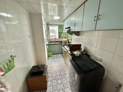 2024A8FD-C355-4BF9-8280-898453A11337