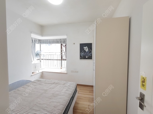 4E596924-7F72-4C3D-85DC-BBDB6A13E8A2