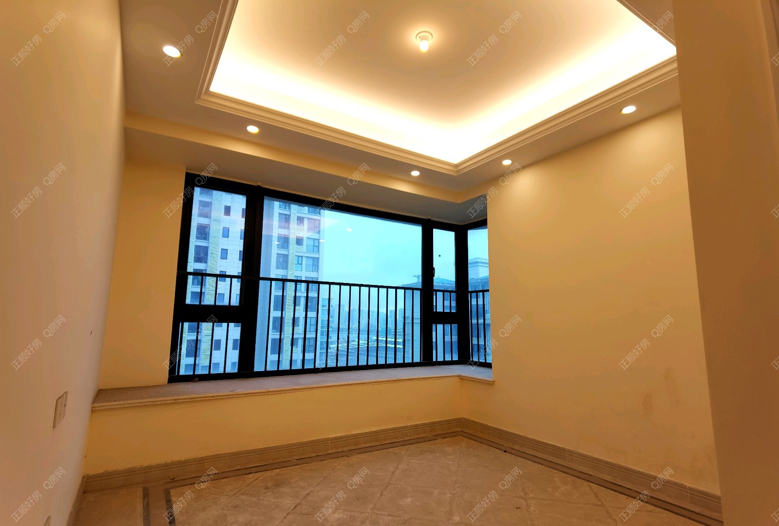 横琴口岸 周边 荔枝湾复式三房精装修  全新未入住