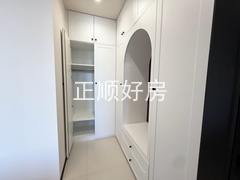 长辈套房衣帽间