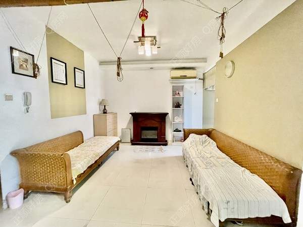 骏成苑1室2厅1卫在售房源图片